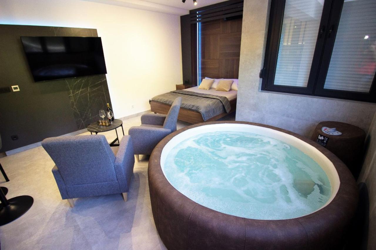Jacuzzi Sauna Selfcheckin Mystic Mostar Buitenkant foto