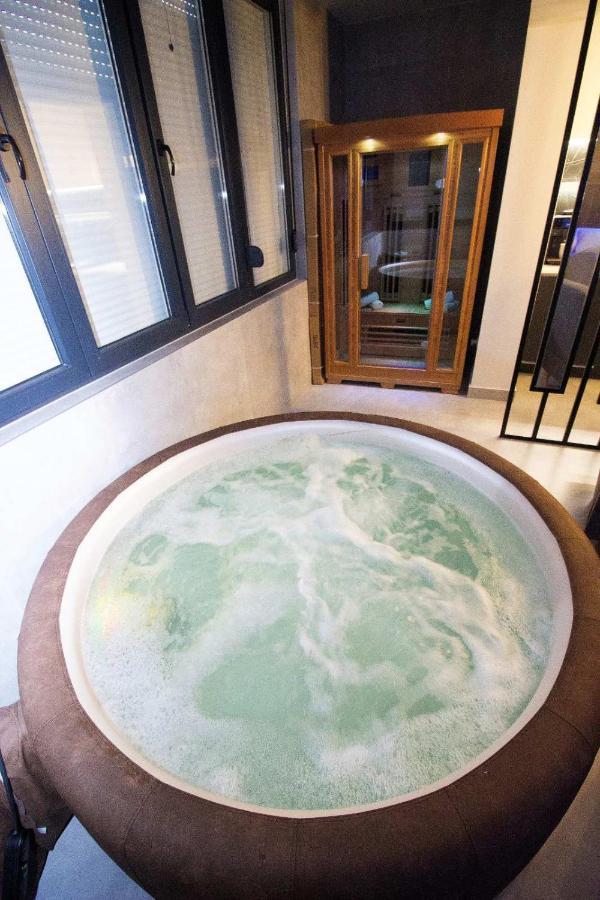Jacuzzi Sauna Selfcheckin Mystic Mostar Buitenkant foto
