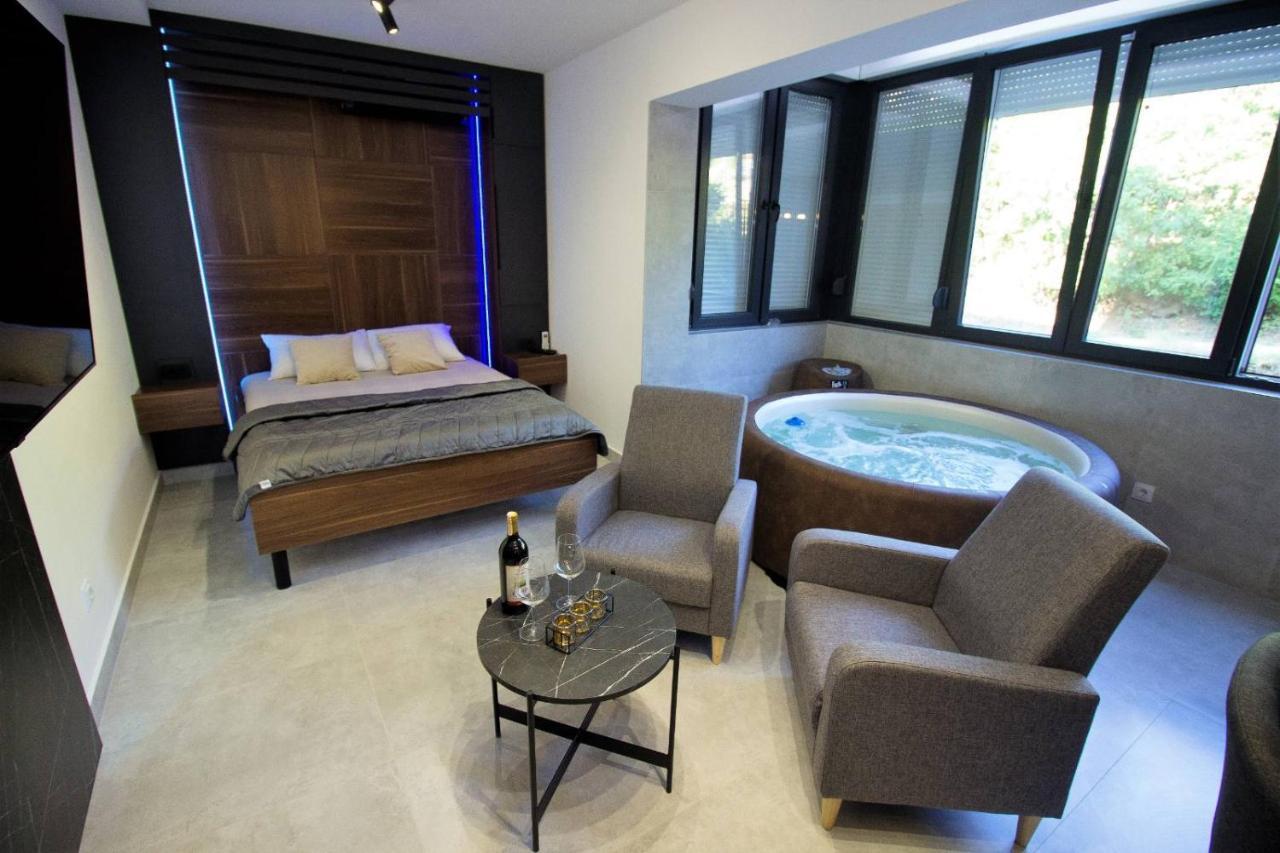 Jacuzzi Sauna Selfcheckin Mystic Mostar Buitenkant foto
